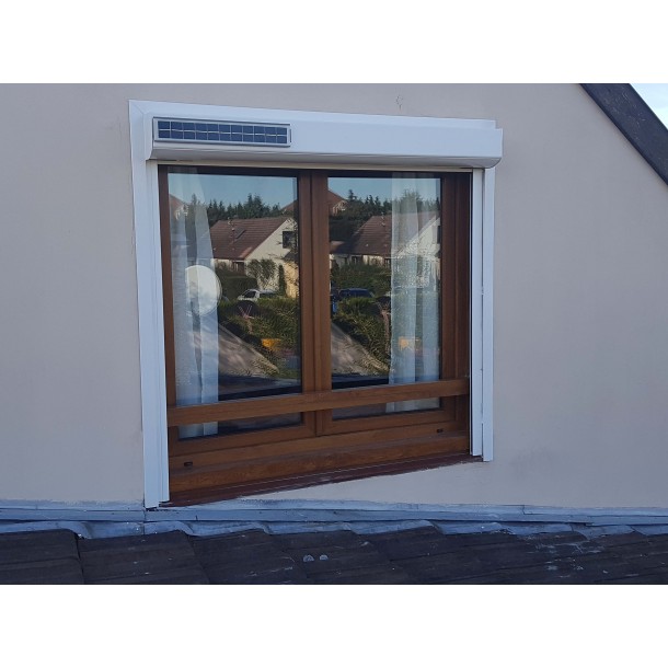 Volet roulant solaire MONO ID+ Alu DP368 en façade
